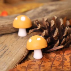 Bl, grnne, lyserde og orange paddehatte