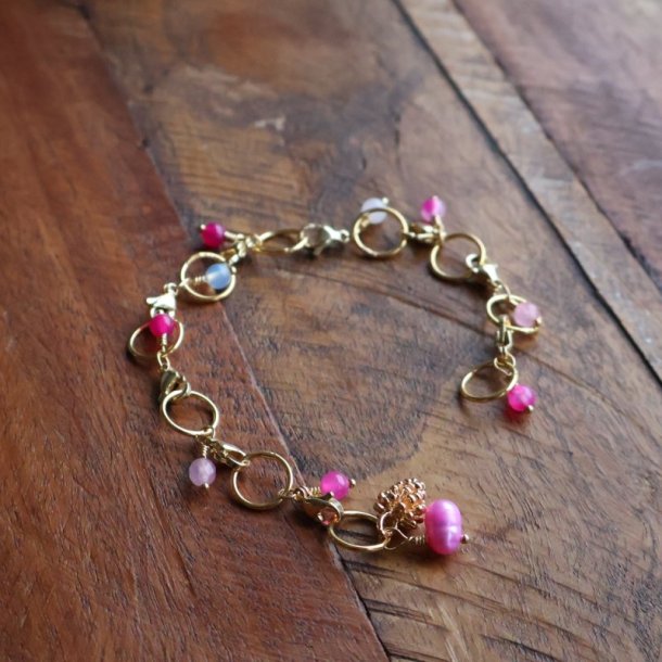 Justrbar PINK strikkefisk m. forgyldt kogle