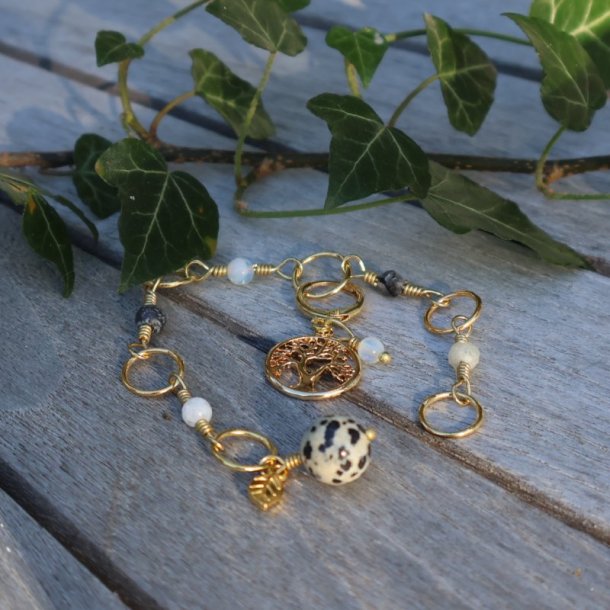 Strikkefisk med Dalmatiner sten og lille forgyldt blad